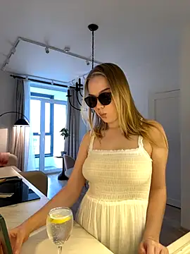 Snapshot of Little_Forest_ELF chatting on November 8, 2025, 6:13 am Little Forest ELF online show from November 8, 2025, 6:13 am