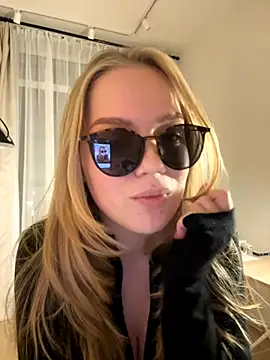 Little Forest ELF online show from November 19, 2025, 6:19 pm