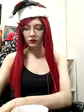 Snapshot of ElliMoor chatting on December 15, 2024, 1:00 pm ElliMoor online show from December 15, 2024, 1:00 pm