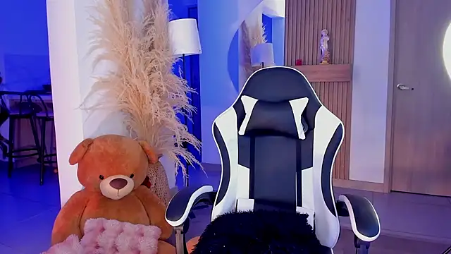 Charlotte  08 online show from March 21, 2026, 1:54 am