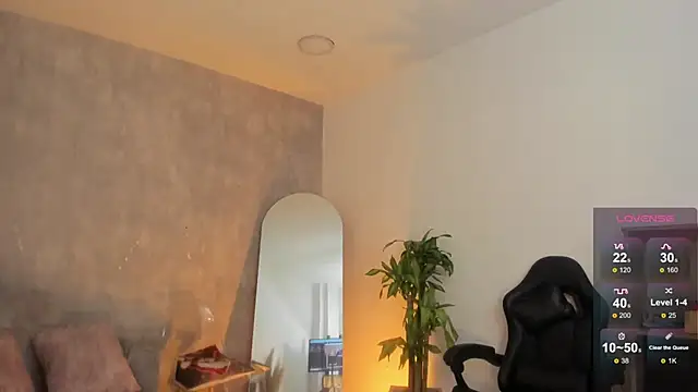 miacoopersx online show from October 1, 2025, 12:11 pm