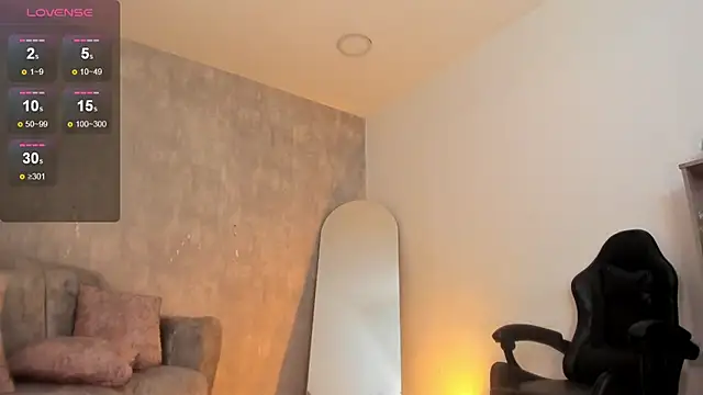 miacoopersx online show from October 17, 2025, 1:03 pm