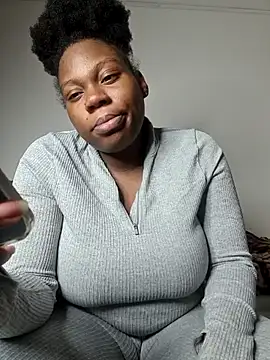 Snapshot of Bali_baddie_x chatting on November 19, 2025, 6:52 pm Bali baddie x online show from November 19, 2025, 6:52 pm