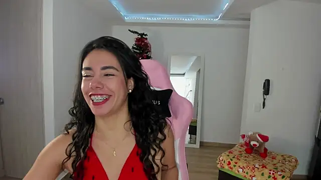 susana monroy online show from December 25, 2024, 9:11 pm