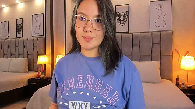 Snapshot of sweet--emily chatting on December 5, 2024, 9:28 am sweet--emily online show from December 5, 2024, 9:28 am