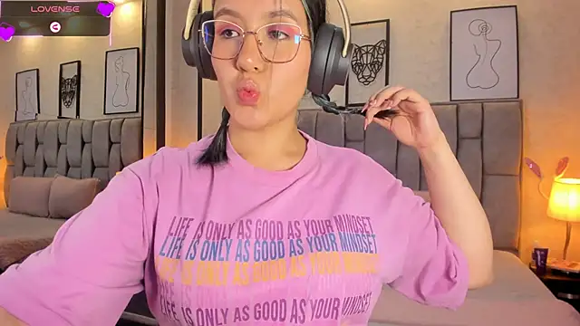 Snapshot of sweet--emily chatting on December 7, 2024, 6:26 pm sweet--emily online show from December 7, 2024, 6:26 pm