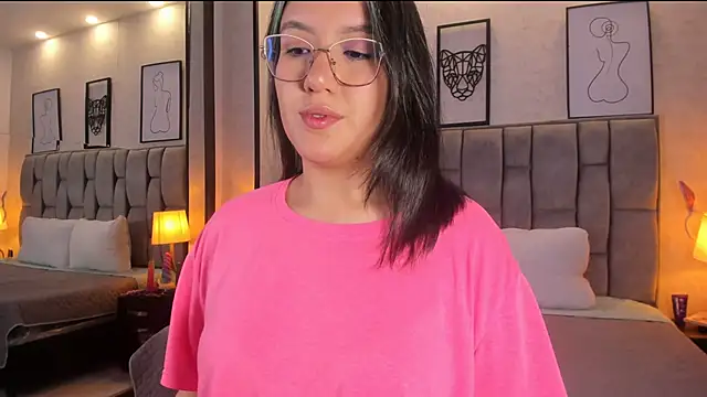 Snapshot of sweet--emily chatting on December 12, 2024, 9:19 am sweet--emily online show from December 12, 2024, 9:19 am