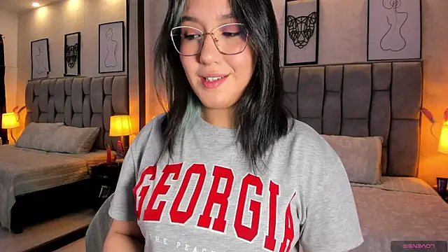 Snapshot of sweet--emily chatting on December 22, 2024, 3:00 am sweet--emily online show from December 22, 2024, 3:00 am