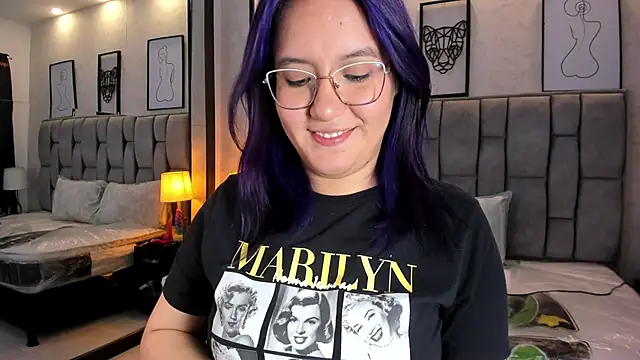 Snapshot of sweet--emily chatting on December 31, 2024, 5:55 am sweet--emily online show from December 31, 2024, 5:55 am