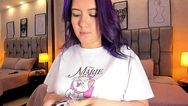 Snapshot of sweet--emily chatting on January 5, 2025, 10:10 am sweet--emily online show from January 5, 2025, 10:10 am