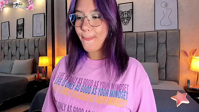 Snapshot of sweet--emily chatting on January 14, 2025, 3:43 am sweet--emily online show from January 14, 2025, 3:43 am