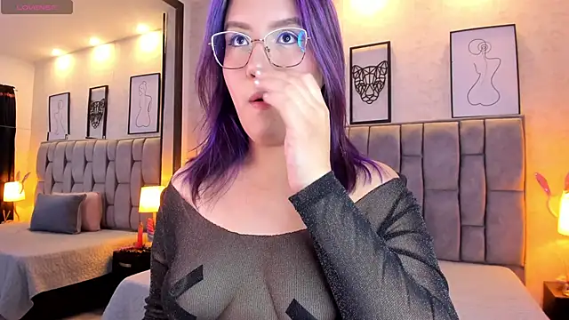 Snapshot of sweet--emily chatting on January 18, 2025, 4:15 am sweet--emily online show from January 18, 2025, 4:15 am