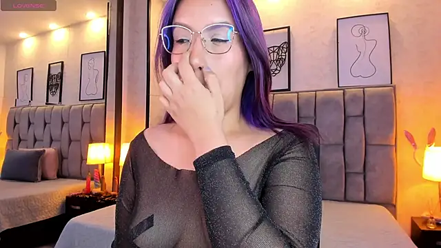 Snapshot of sweet--emily chatting on January 18, 2025, 7:17 am sweet--emily online show from January 18, 2025, 7:17 am