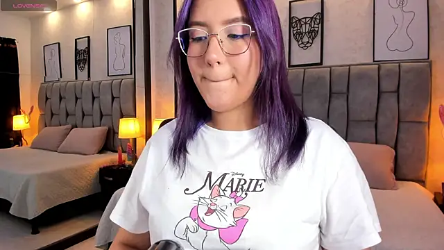 Snapshot of sweet--emily chatting on January 31, 2025, 4:03 am sweet--emily online show from January 31, 2025, 4:03 am