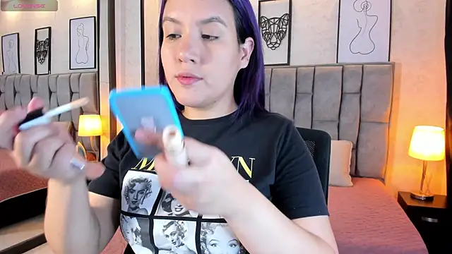 Snapshot of sweet--emily chatting on February 9, 2025, 4:57 am sweet--emily online show from February 9, 2025, 4:57 am