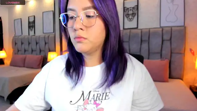 Snapshot of sweet--emily chatting on February 11, 2025, 6:08 am sweet--emily online show from February 11, 2025, 6:08 am