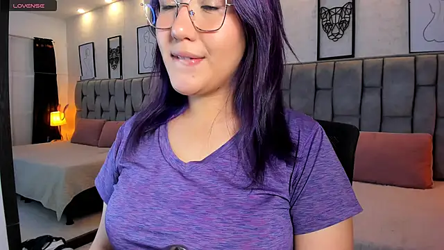 Snapshot of sweet--emily chatting on February 13, 2025, 4:54 am sweet--emily online show from February 13, 2025, 4:54 am