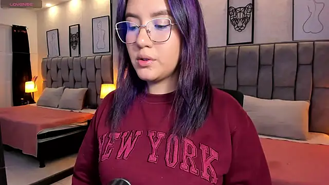 Snapshot of sweet--emily chatting on February 20, 2025, 4:18 am sweet--emily online show from February 20, 2025, 4:18 am