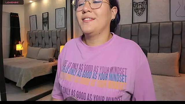 Snapshot of sweet--emily chatting on February 25, 2025, 4:14 am sweet--emily online show from February 25, 2025, 4:14 am