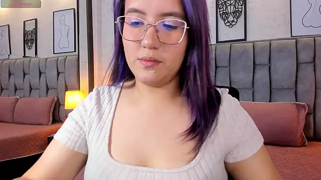 Snapshot of sweet--emily chatting on March 1, 2025, 3:43 am sweet--emily online show from March 1, 2025, 3:43 am