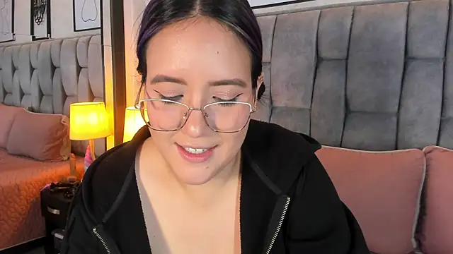 Snapshot of sweet--emily chatting on March 23, 2025, 7:42 am sweet--emily online show from March 23, 2025, 7:42 am