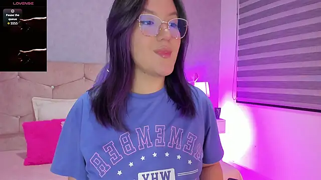 Snapshot of sweet--emily chatting on October 1, 2025, 3:23 am sweet--emily online show from October 1, 2025, 3:23 am