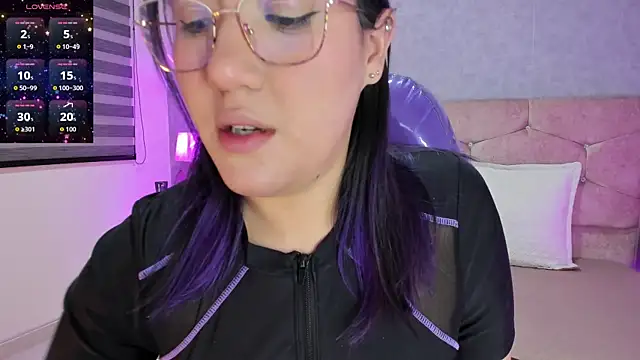 Snapshot of sweet--emily chatting on October 9, 2025, 4:21 am sweet--emily online show from October 9, 2025, 4:21 am