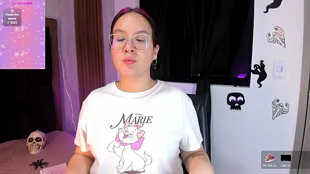 Snapshot of sweet--emily chatting on October 31, 2025, 3:51 am sweet--emily online show from October 31, 2025, 3:51 am