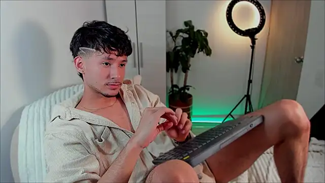 Snapshot of dimitri_targaryen chatting on January 6, 2025, 3:42 am dimitri targaryen online show from January 6, 2025, 3:42 am