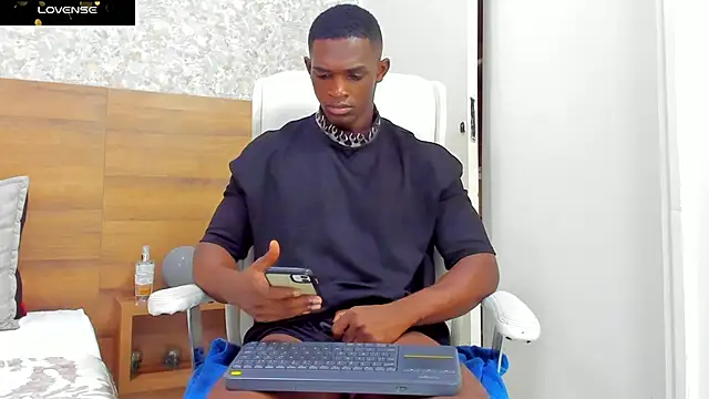 Snapshot of nicolaskan chatting on December 12, 2024, 12:44 pm nicolaskan online show from December 12, 2024, 12:44 pm