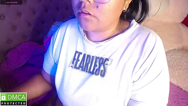 Snapshot of KittyHot20 chatting on November 14, 2025, 7:12 pm KittyHot20 online show from November 14, 2025, 7:12 pm