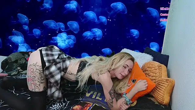 Snapshot of PrincessEmilia chatting on September 30, 2025, 5:40 pm PrincessEmilia online show from September 30, 2025, 5:40 pm