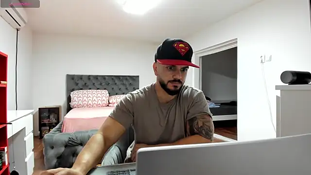 Snapshot of supermanboy94 chatting on November 11, 2025, 7:08 am supermanboy94 online show from November 11, 2025, 7:08 am