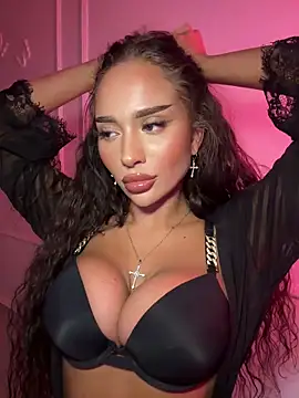 CardiSweetBaby online show from November 26, 2025, 8:10 pm