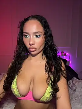 Snapshot of CardiSweetBaby chatting on July 8, 2026, 8:02 pm CardiSweetBaby online show from July 8, 2026, 8:02 pm