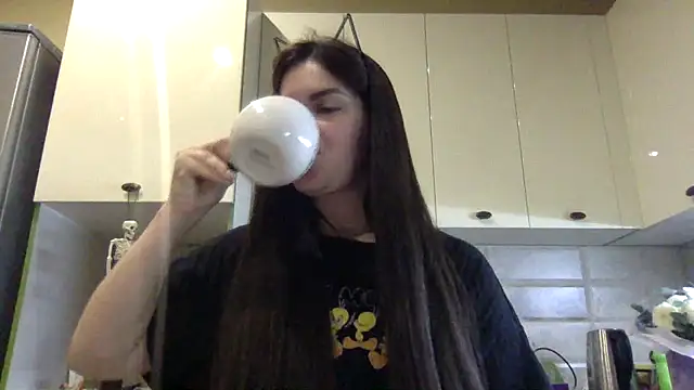 Snapshot of Karolina_llove chatting on October 7, 2025, 8:06 pm Karolina llove online show from October 7, 2025, 8:06 pm