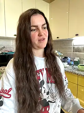 Snapshot of Karolina_llove chatting on October 13, 2025, 11:10 am Karolina llove online show from October 13, 2025, 11:10 am