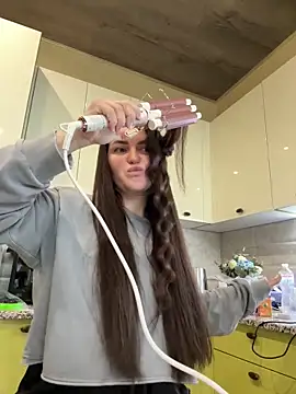 Snapshot of Karolina_llove chatting on October 17, 2025, 10:07 am Karolina llove online show from October 17, 2025, 10:07 am