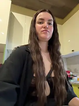 Snapshot of Karolina_llove chatting on November 13, 2025, 12:09 am Karolina llove online show from November 13, 2025, 12:09 am