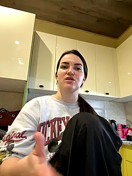 Snapshot of Karolina_llove chatting on November 14, 2025, 6:39 pm Karolina llove online show from November 14, 2025, 6:39 pm