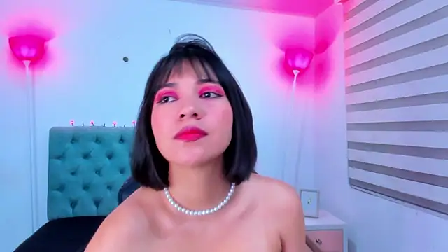 lina bedoya  online show from January 16, 2025, 11:37 am