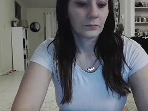 Snapshot of CrystalLakeXO chatting on January 6, 2025, 5:19 am CrystalLakeXO online show from January 6, 2025, 5:19 am