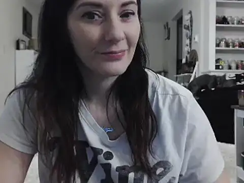 Snapshot of CrystalLakeXO chatting on January 15, 2025, 5:19 am CrystalLakeXO online show from January 15, 2025, 5:19 am