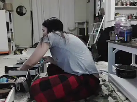 Snapshot of CrystalLakeXO chatting on January 17, 2025, 10:11 am CrystalLakeXO online show from January 17, 2025, 10:11 am