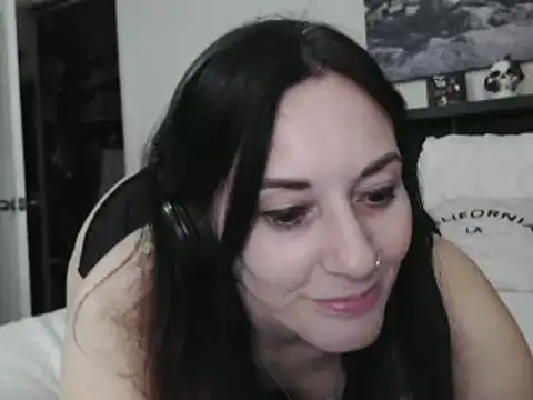 Snapshot of CrystalLakeXO chatting on February 6, 2025, 9:22 am CrystalLakeXO online show from February 6, 2025, 9:22 am