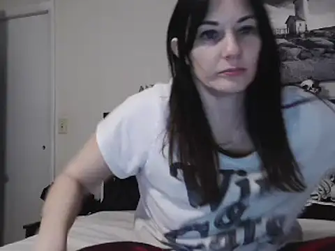 Snapshot of CrystalLakeXO chatting on February 21, 2025, 10:07 am CrystalLakeXO online show from February 21, 2025, 10:07 am