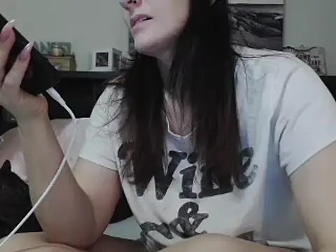 Snapshot of CrystalLakeXO chatting on February 28, 2025, 6:10 am CrystalLakeXO online show from February 28, 2025, 6:10 am