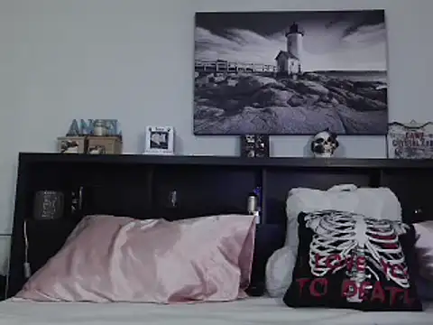 Snapshot of CrystalLakeXO chatting on March 3, 2025, 4:58 am CrystalLakeXO online show from March 3, 2025, 4:58 am