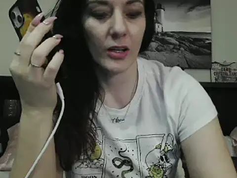 Snapshot of CrystalLakeXO chatting on March 13, 2025, 8:37 am CrystalLakeXO online show from March 13, 2025, 8:37 am