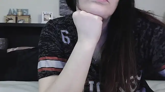 Snapshot of CrystalLakeXO chatting on March 21, 2025, 5:11 am CrystalLakeXO online show from March 21, 2025, 5:11 am